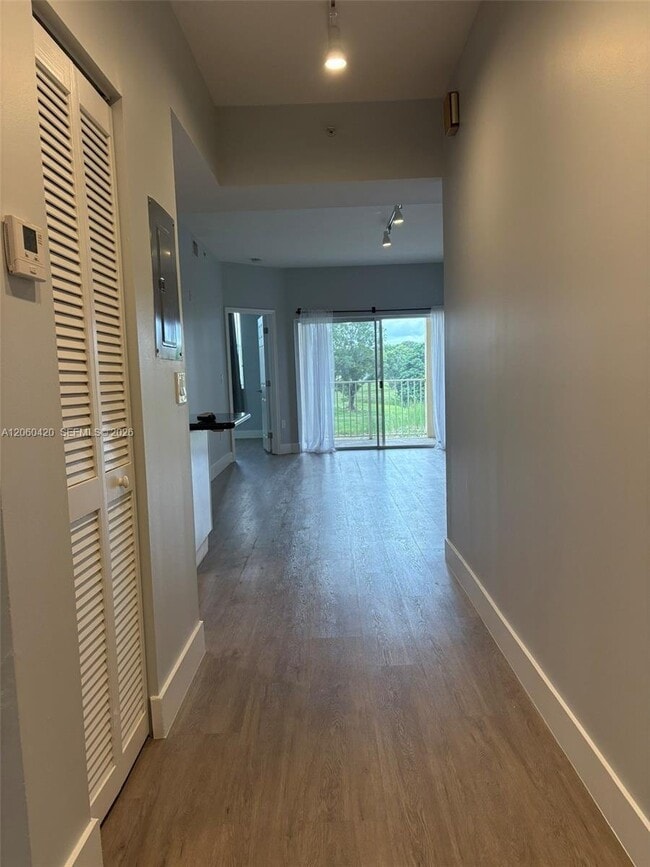 Building Photo - 2100 Greenview Shores Blvd