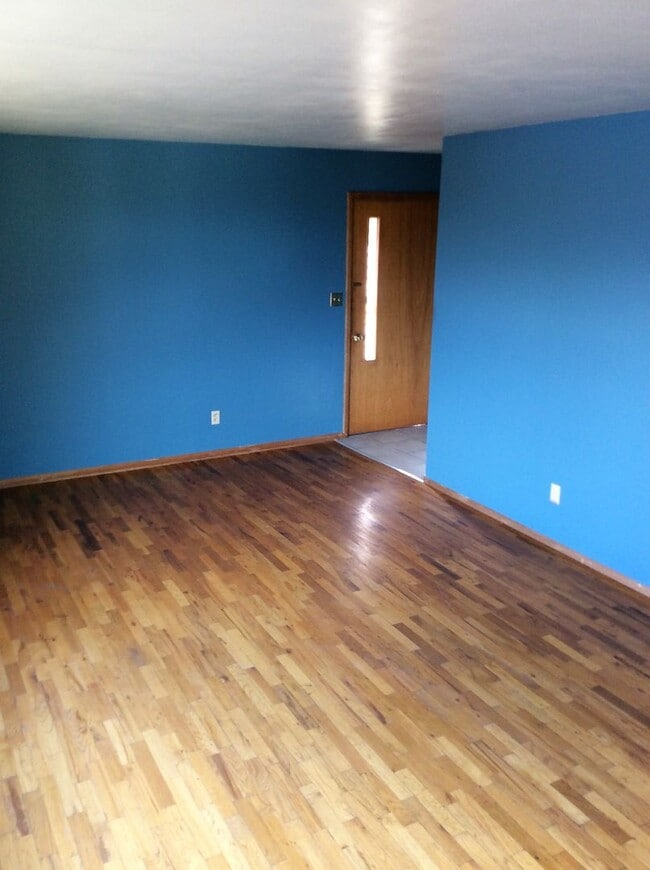 Building Photo - B Ave Duplex