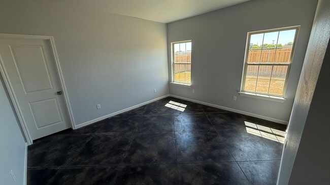 Building Photo - 6642 Pepperdine Dr