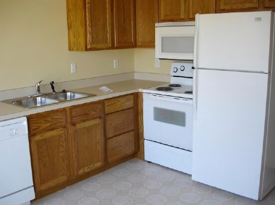  - 5550-5596 Green Ln