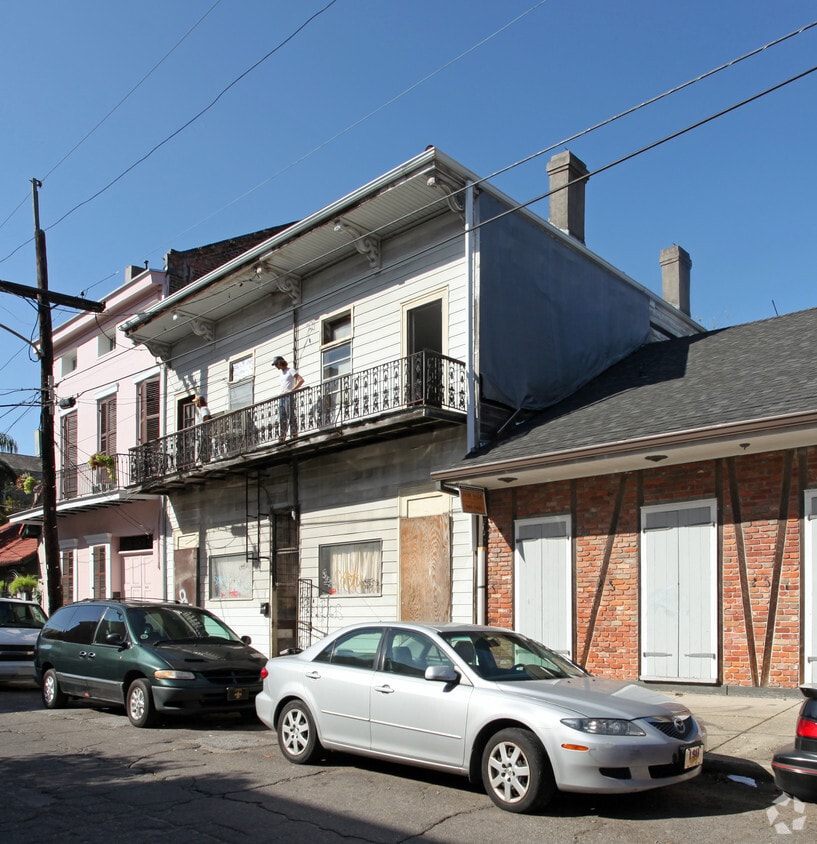 Primary Photo - 1415 Chartres St