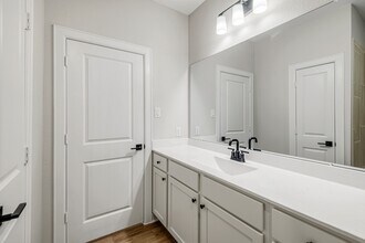 Building Photo - 15773 Bayberry Trce Dr