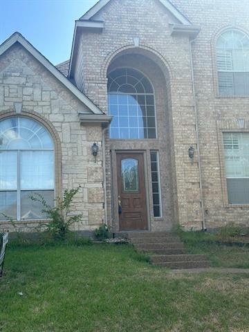 Building Photo - 2055 Club Lake Cir