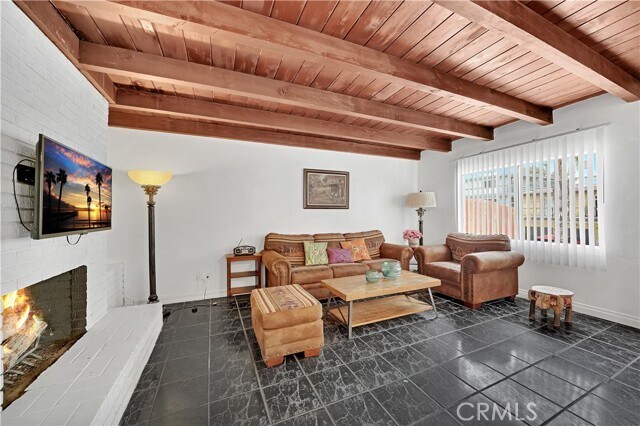 Building Photo - 158 W Escalones