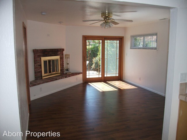 Building Photo - 1467 Mardan Dr