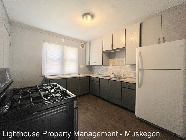 Building Photo - 5 br, 2 bath House - 387 West Grand