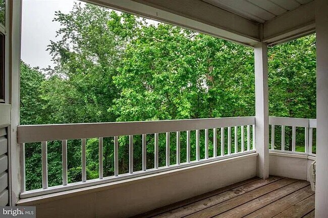 Foto del edificio - 8381 Montgomery Run Rd