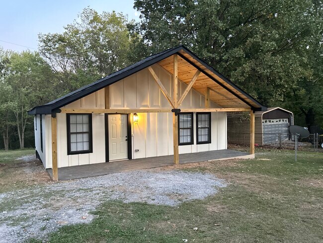 Fachada de la casa 2 - 421 High Point Rd