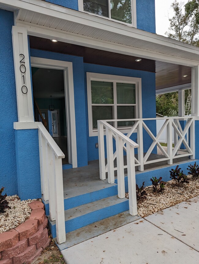 Building Photo - 2010 Seminole Blvd S