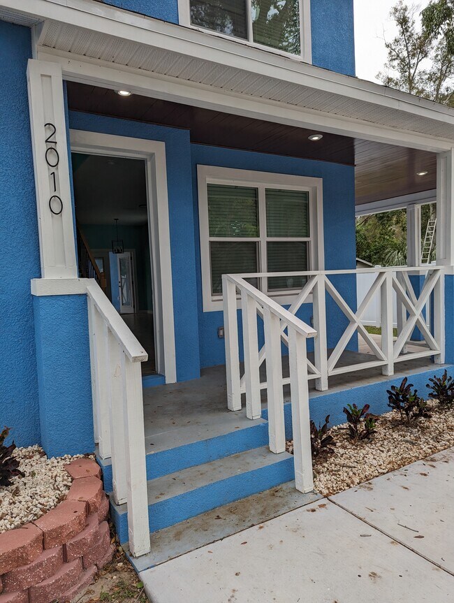 Foto del edificio - 2010 Seminole Blvd S