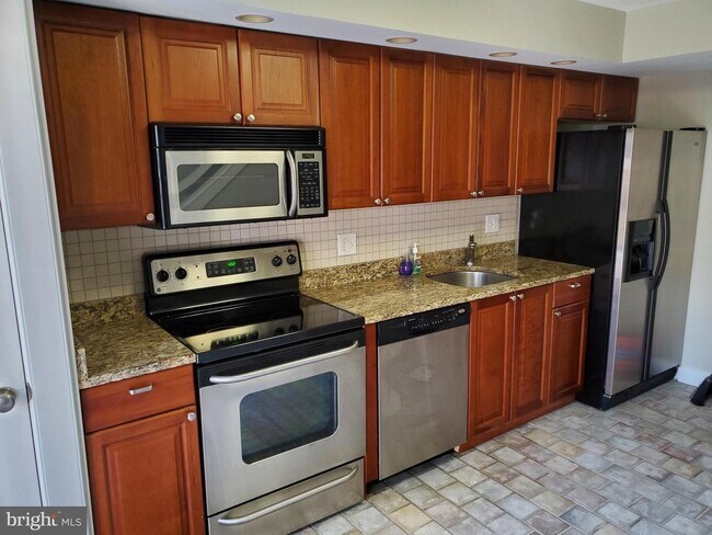 Foto del edificio - 2307 Foster Ave