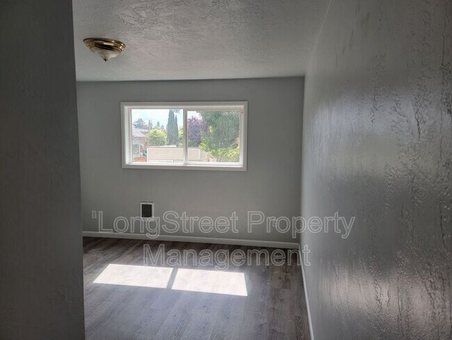 Foto del edificio - 208 SE 5th Ave