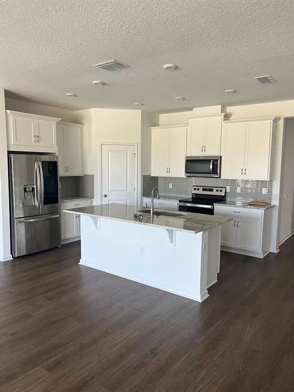 Building Photo - 1141 Lakeshore Breeze Pl