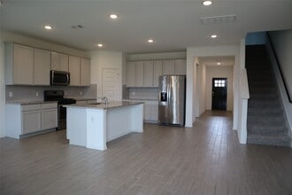 Building Photo - 5806 Aurora Grns Ln