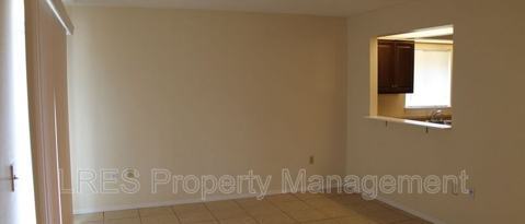 Foto del edificio - 4692 Pheasant Run Dr