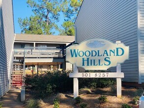 Building Photo - Woodland Hills