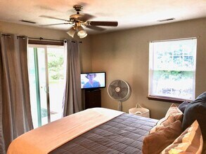 Building Photo - 422 Old State Rd S