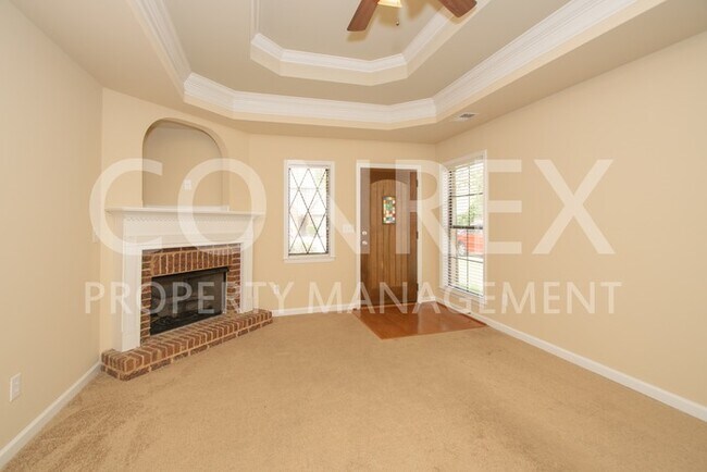 Foto del edificio - Whoa! Vaulted Ceilings!