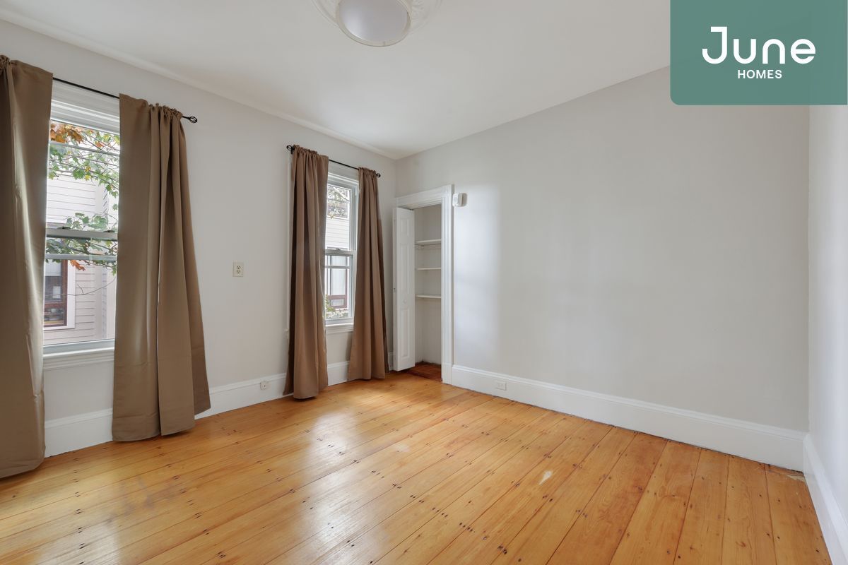 Primary Photo - ROOM ONLY in 4-bed/1.0-bath Home