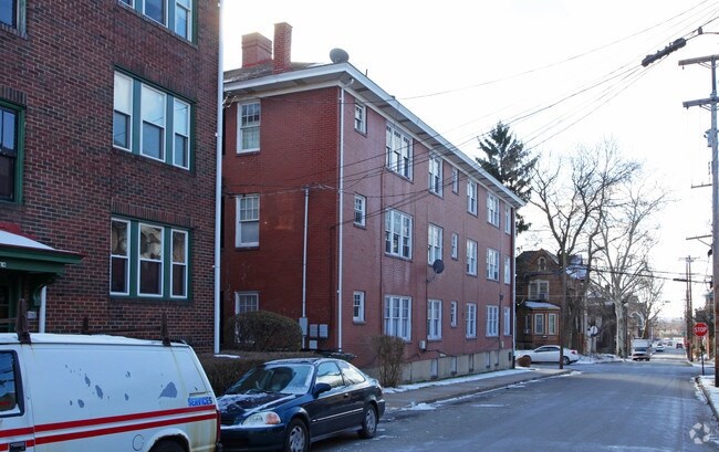 Building Photo - 601 Hill Ave