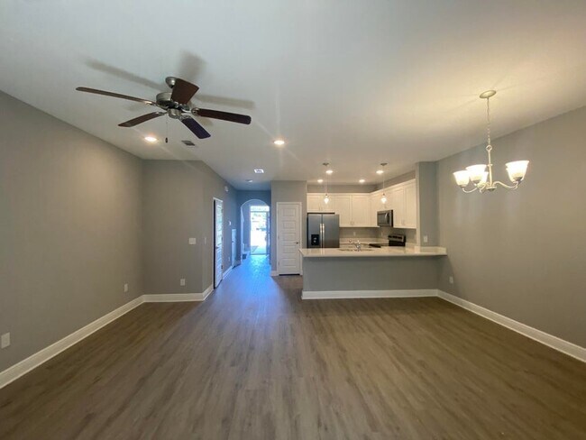 Foto del edificio - 977 Skylark Rd