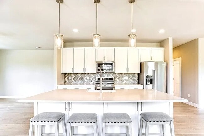 Building Photo - 1200 W 11th Ave