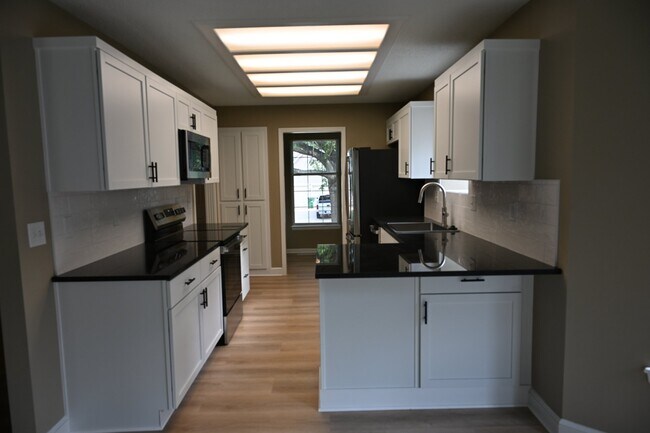 Foto del edificio - 2117 SW 1st St