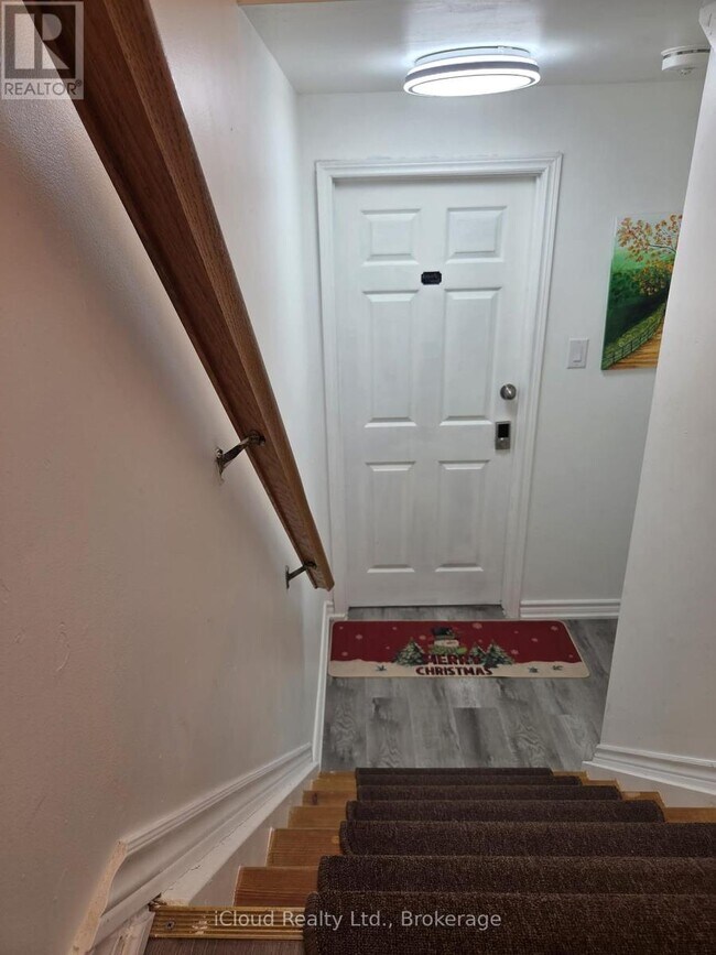 Photo du bâtiment - 2586 Foxmeadow Rd