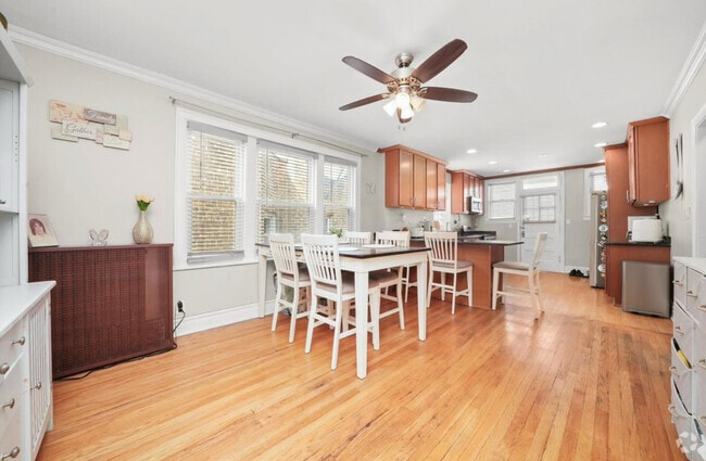 Building Photo - 3115 N Marmora Ave