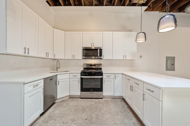 Chef's KISS - 2021 S Throop St