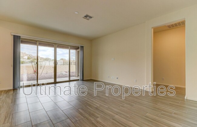 Foto del edificio - 18526 W Desert Trumpet Rd