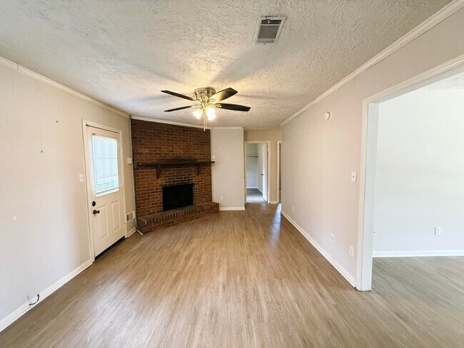 Foto del edificio - 539 Pheasant Run Dr