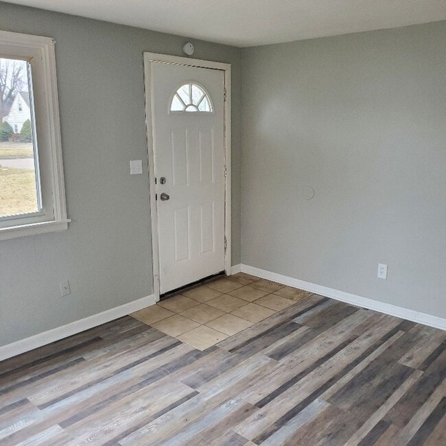 Building Photo - 2BDRM HOUSE FOR RENT