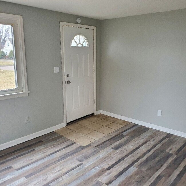 Foto del edificio - 2BDRM HOUSE FOR RENT