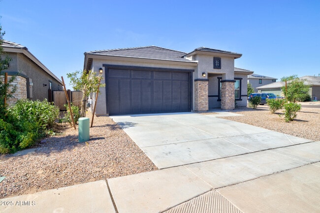 Building Photo - 43833 Yucca Ln