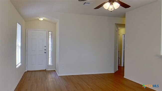 Foto del edificio - 1105 Burgess Dr