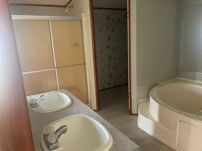 Foto del edificio - 615 Wg Bond Road, Unit A8