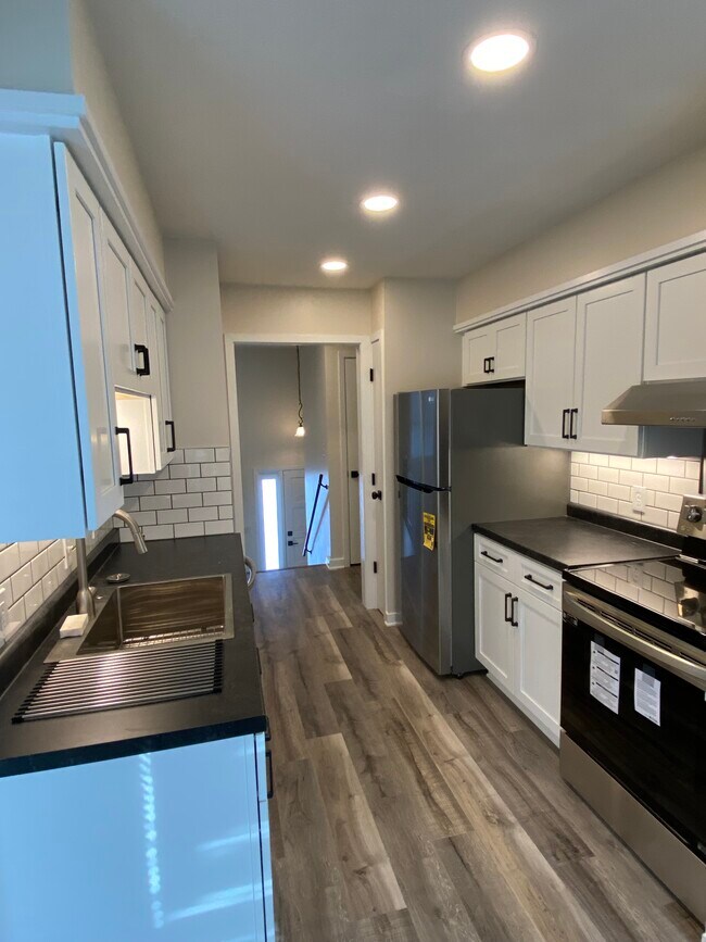 Foto del edificio - 10713 Browne St