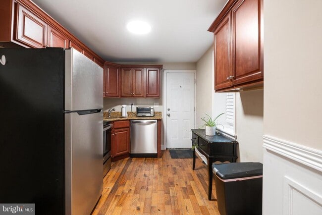 Building Photo - 1609 W Stiles St