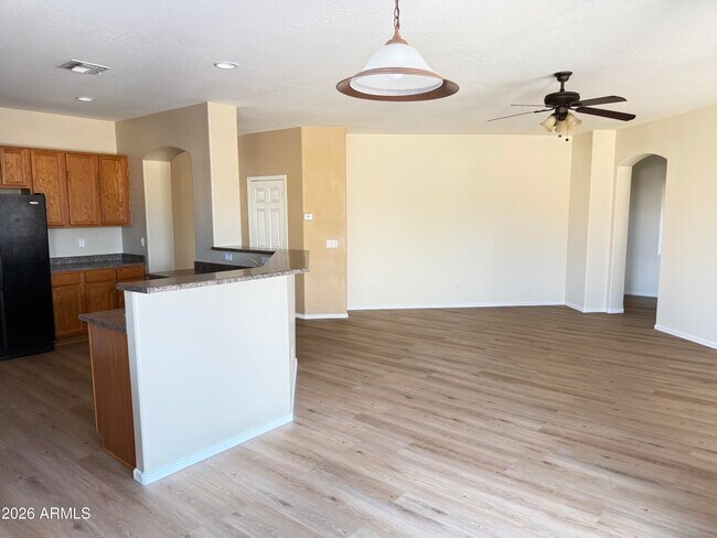 Foto del edificio - 15206 W Morning Glory St