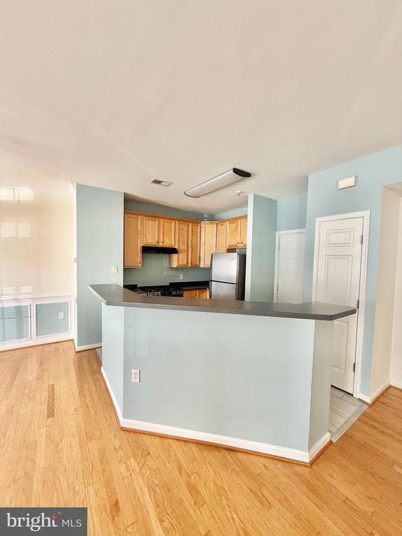 Foto del edificio - 6814 Sabbarton Pl