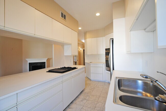 Foto del edificio - 33 Longwood Ave