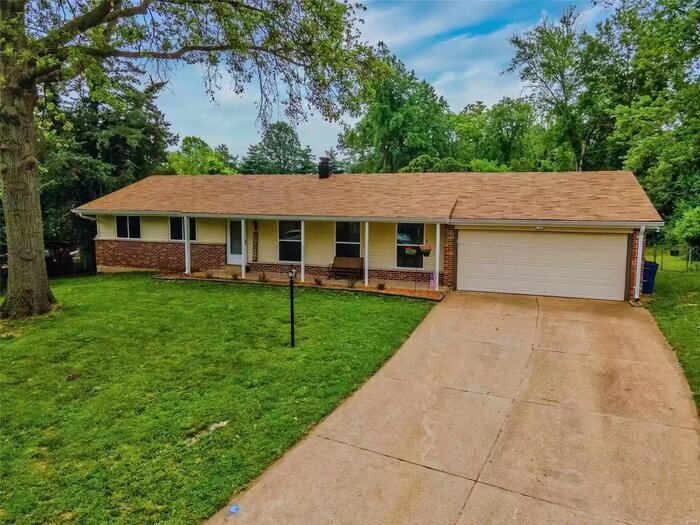 12700 Karenway Ct, Saint Louis, MO 63146 House for Rent in Saint