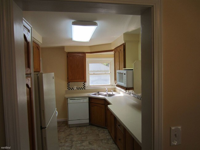 Building Photo - 15857 Fox
