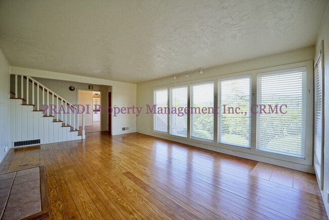 Building Photo - Central San Rafael Home with Awesome Mt. T...