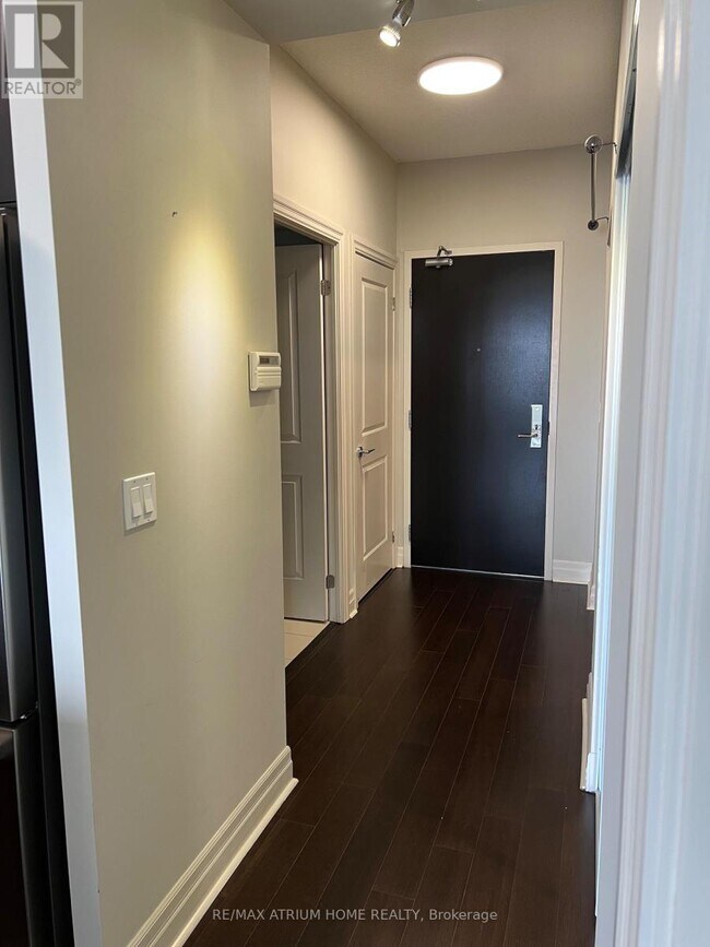 Photo du bâtiment - 8110 Birchmount Rd
