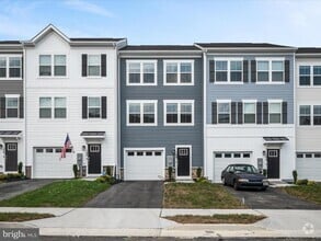 Building Photo - 166 Munsee Cir