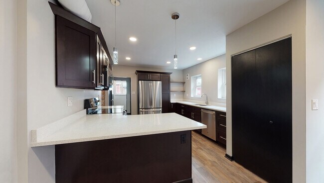 Cocina - 1819 E Carson St