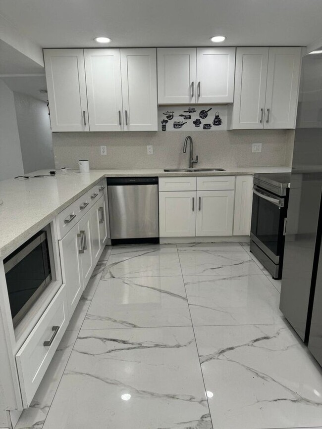 Foto del edificio - 5217 NW 18th St