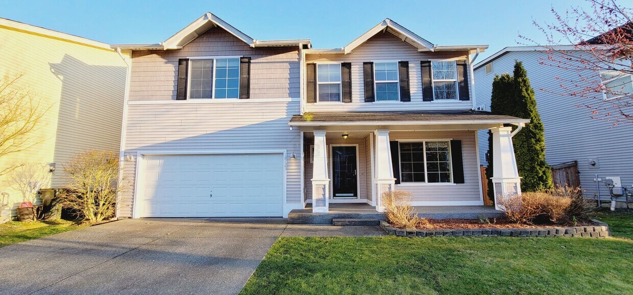 Foto principal - Absolutely Beautiful Two-story House in Si...